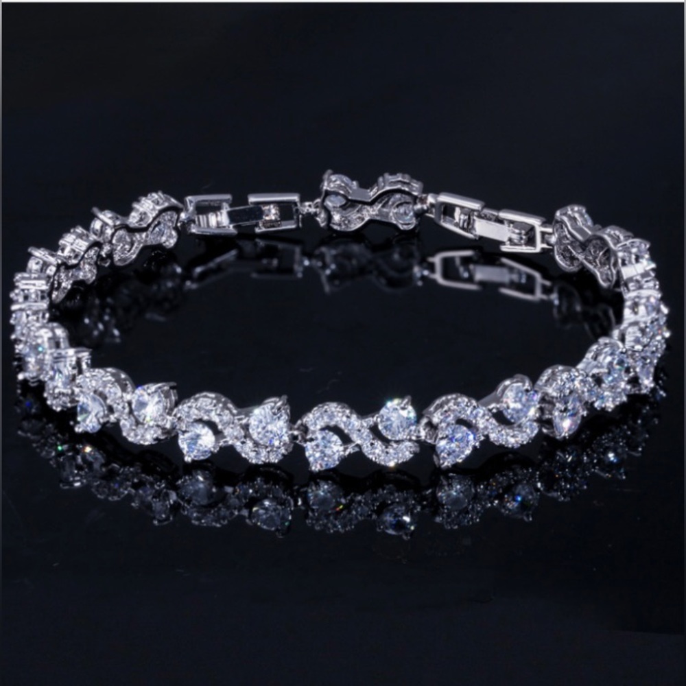 Amazing White Sapphire bracelet
